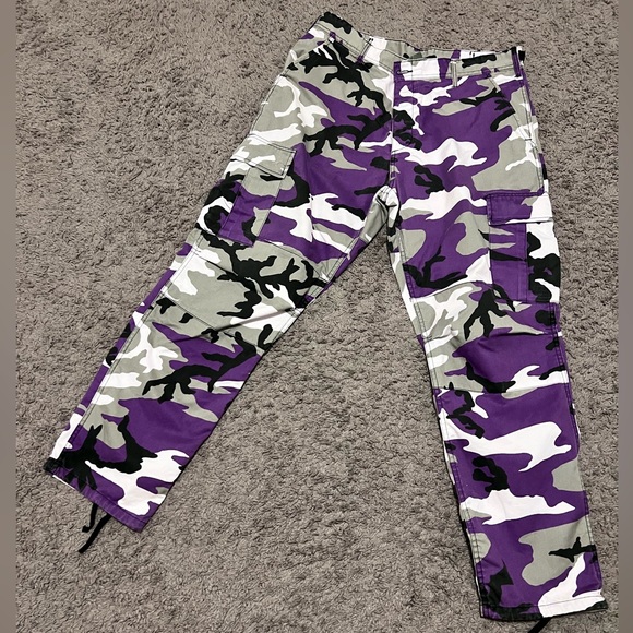 Men's Purple Camo Cargo Pants - Picture 1 of 5
